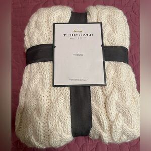 Threshold chunky throw blanket 50x60